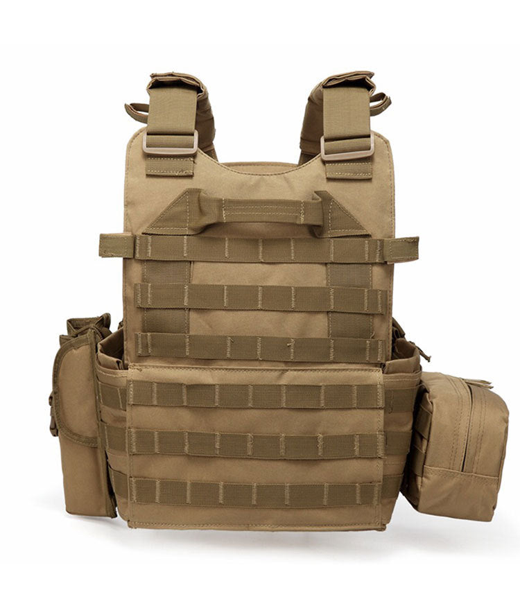 Tactical Plate Carrier with pouches